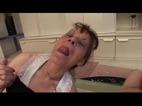 ❤️ Twee oma's en een opa hebben een triootje Fuck video at nl.91sexy.top